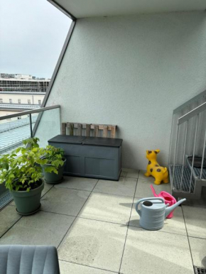 Wunderschönes Zimmer in einem großen Appartement neben dem Brandenburger Tor und vom Adlon Hotel